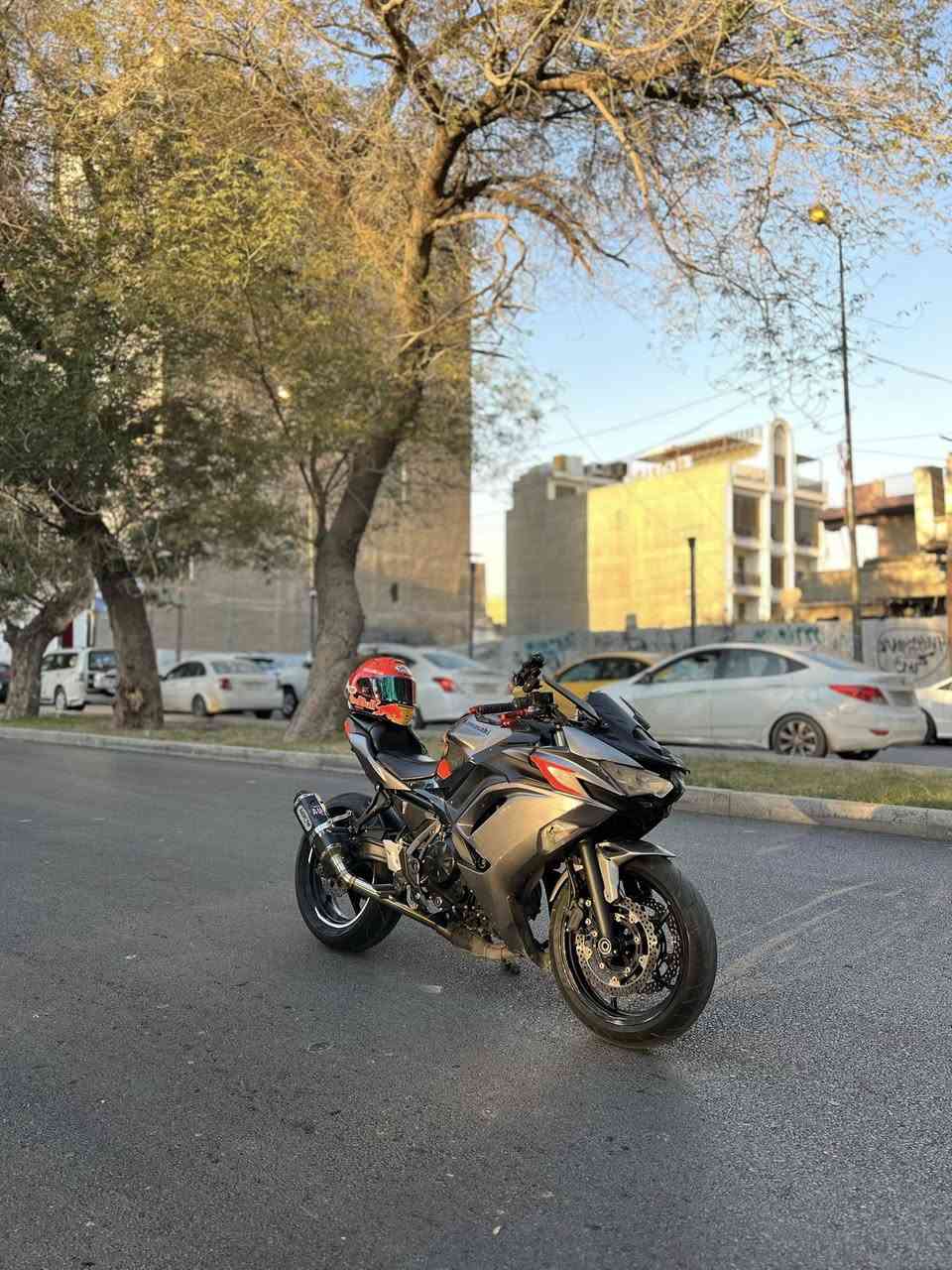 السلام عليكم
للبيع كاوزاكي نينجا ( ٦٥٠ ) ٢٠٢١
الموديل ٢٠٢١
حجم المحرك (٦٥٠)
عدد السلندرات ( ٢ )
الدراجه محرك وكير  مكفول كهربائيات مكفوله 
الدراجه الكفرات بيها نقص ومضربات مثل ممبين بالصور 
النقوصات ( جامه امامي ، كفر امامي ) 
ملاحظة / الدراجة بدون اوراق 

السعر ٢٢ ورقه وبي مجال للشراي 
الرقم ***********
