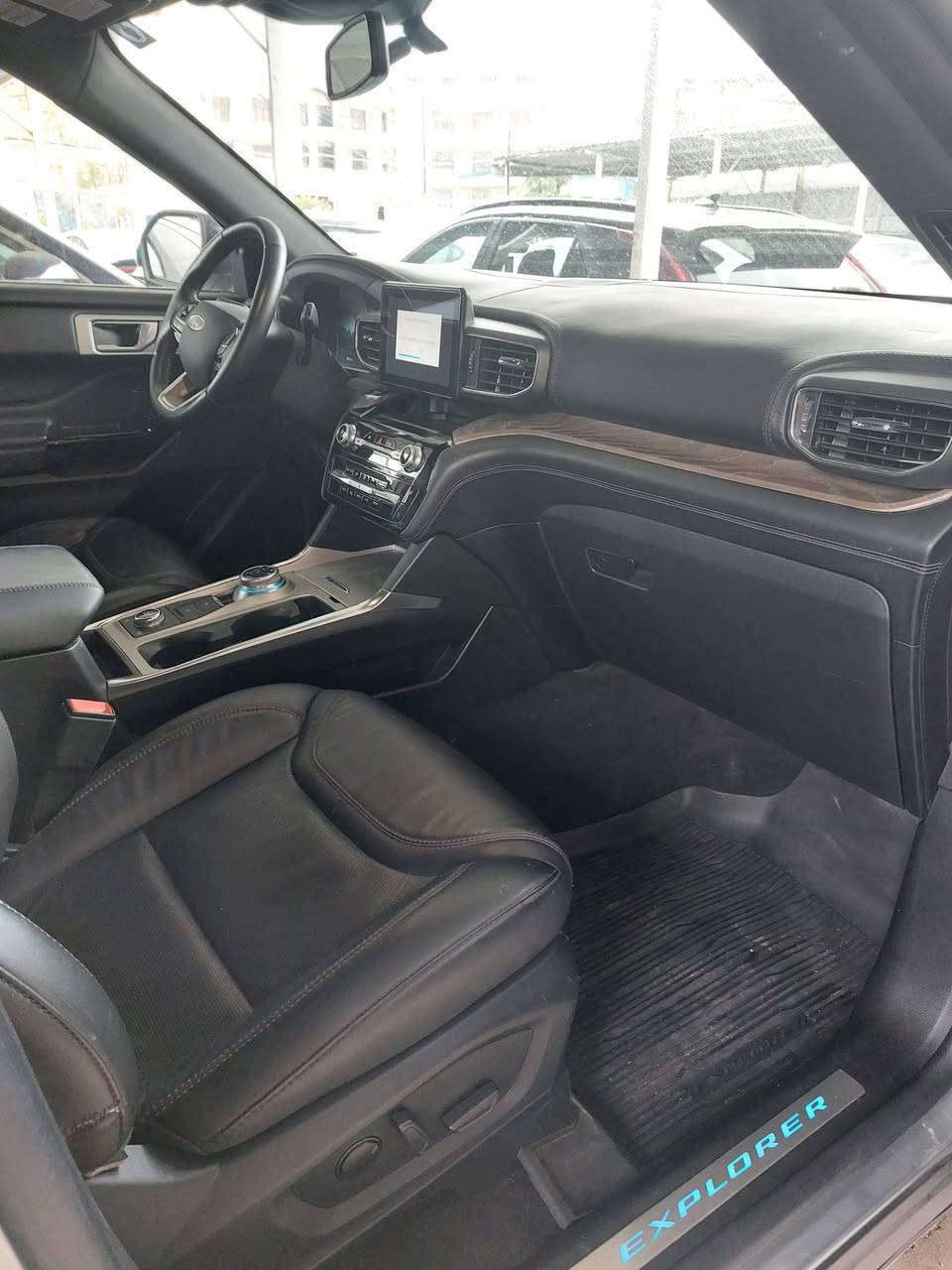 للبيع فورد اكسبلورر 2022 وارد أمريكي
حادث سطحي بنيدر وجاملغ ركن
السياره فول الفول بلاتينيوم
هايبرد وسته سلندر 
للاستفسار ***********
