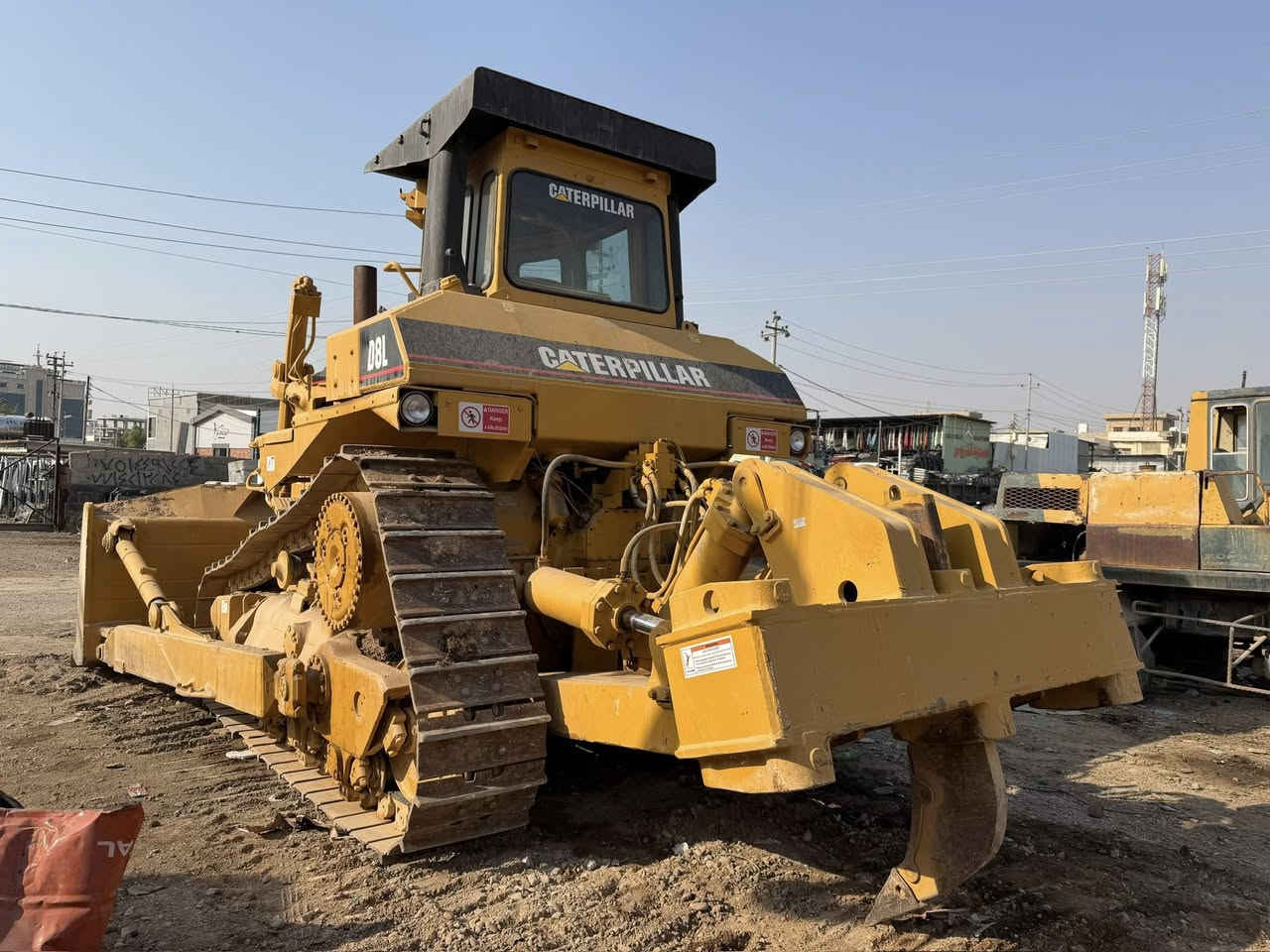 عندي بلدوزر D8L
موديل1990
رة قم كركوك
كلو بشرت
***********واتساب
مكن اربيل
