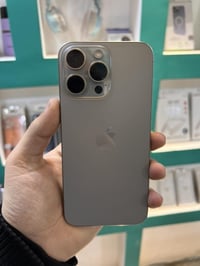 آيفون 15 برو ماكس • 256 • شاشة بيها فطر