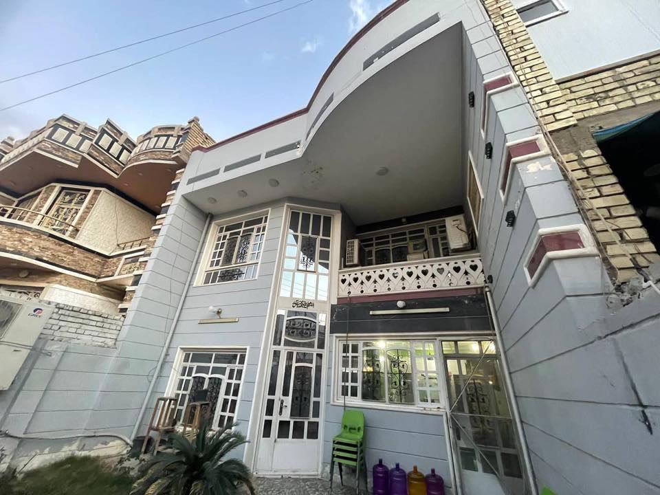 دار للبيع 

 

المساحة ١٥٠ الواجهة ٧.٥ نزال٢٠

الطابق الاول صالة،مطبخ حار وبارد,هول داخلي، غرفة نوم ، صحيات، منور عدد ٢

الطابق الثاني غرفة نوم عدد ٢ ، حمام ، غرفة ساندوتش 

الموقع حي الجهاد ديوان المخابرات قريب جدا على الشارع العام

للتواصل والاستفسار ***********
