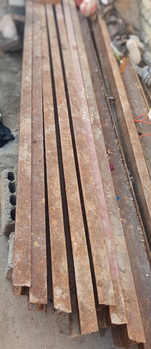 سلام عليكم شباب  شيلمان ثقيل للبيع 15وحده كلهن على أربع أمتار شرائ يجي خاص هذا رقم ***********
