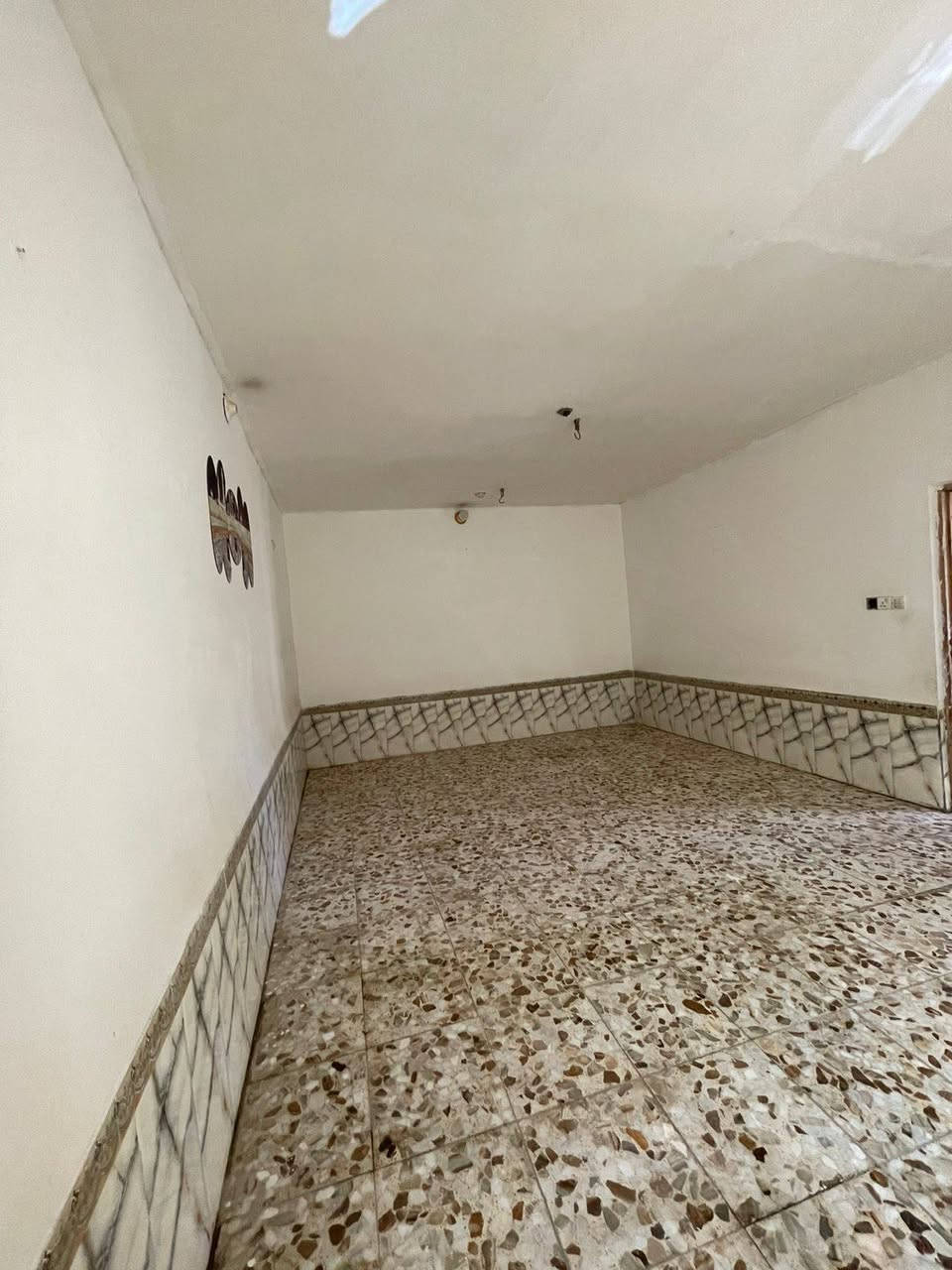 🏡 بيت للبيع – فرصة مميزة
📍 الموقع: المسيب / حي المصطفى / شارع ميثم التمار
📐 المساحة: 155 متر مربع
🏗 سنة البناء: 2019 (بناء حديث)
📄 نوع السند: طابو زراعي – سند 25

💡 البيت مناسب للسكن العائلي بموقع هادئ وقريب من الخدمات.
🔥 بسعر مناسب جداً (٥٥مليون) وقابل للتفاوض الجاد

📞 للاستفسار (واتساب):
***********
***********
