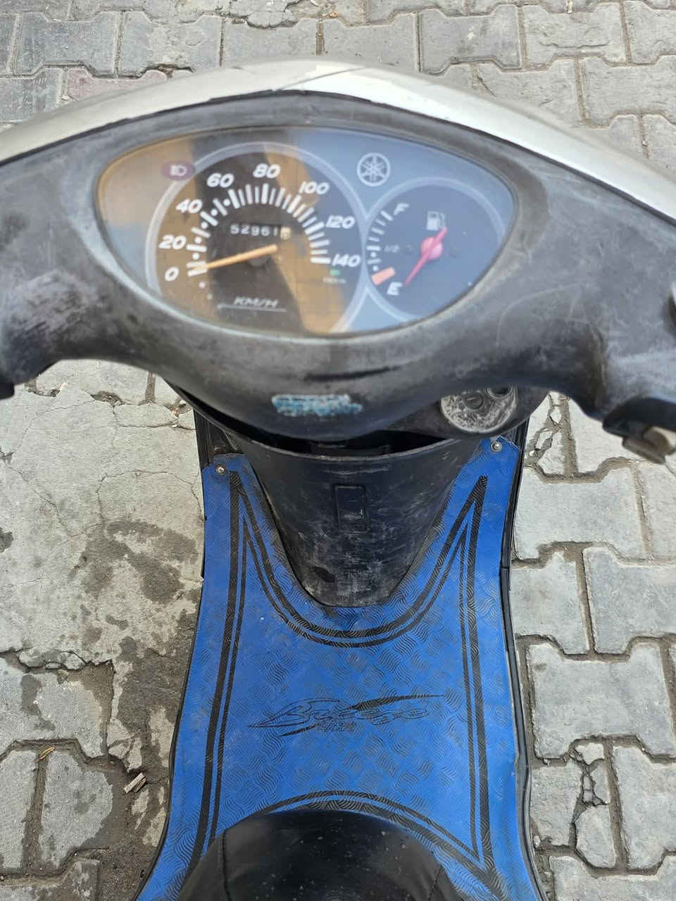 سلام عليكم دراجه بريز رمبه مكينه ممفتوحه بلاديه كلشي شغاله بيها مكينه ناعمه خرسه
سلف شغال                                   ***********
اكلوبات واشاير شغالات
بريك امامي خلفي شغال 
ستاند صفح استاند تعليك
دشبول شغال السرعة والبانزين
كفر بلادي
مكاني بغداد الاسكان تواصل على الرقم ***********
