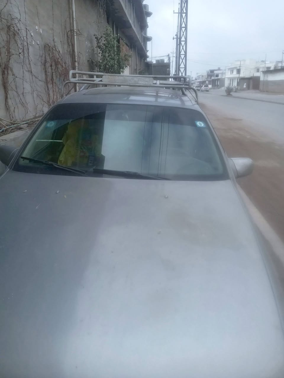 السلام عليكم ورحمة الله وبركاته سارة اوميكه استشن كير عادي موديل 93بطاقة بنزين شرطة التحويل محرك كير شرط شاصي نضيفه تايرات أمامي وخلفي صدر أمامي وخلفي كلة بشرط  السعر 40 وبيه مجال اذا اكو مراوس سياره اوميكة صندوق  الرقم ***********
