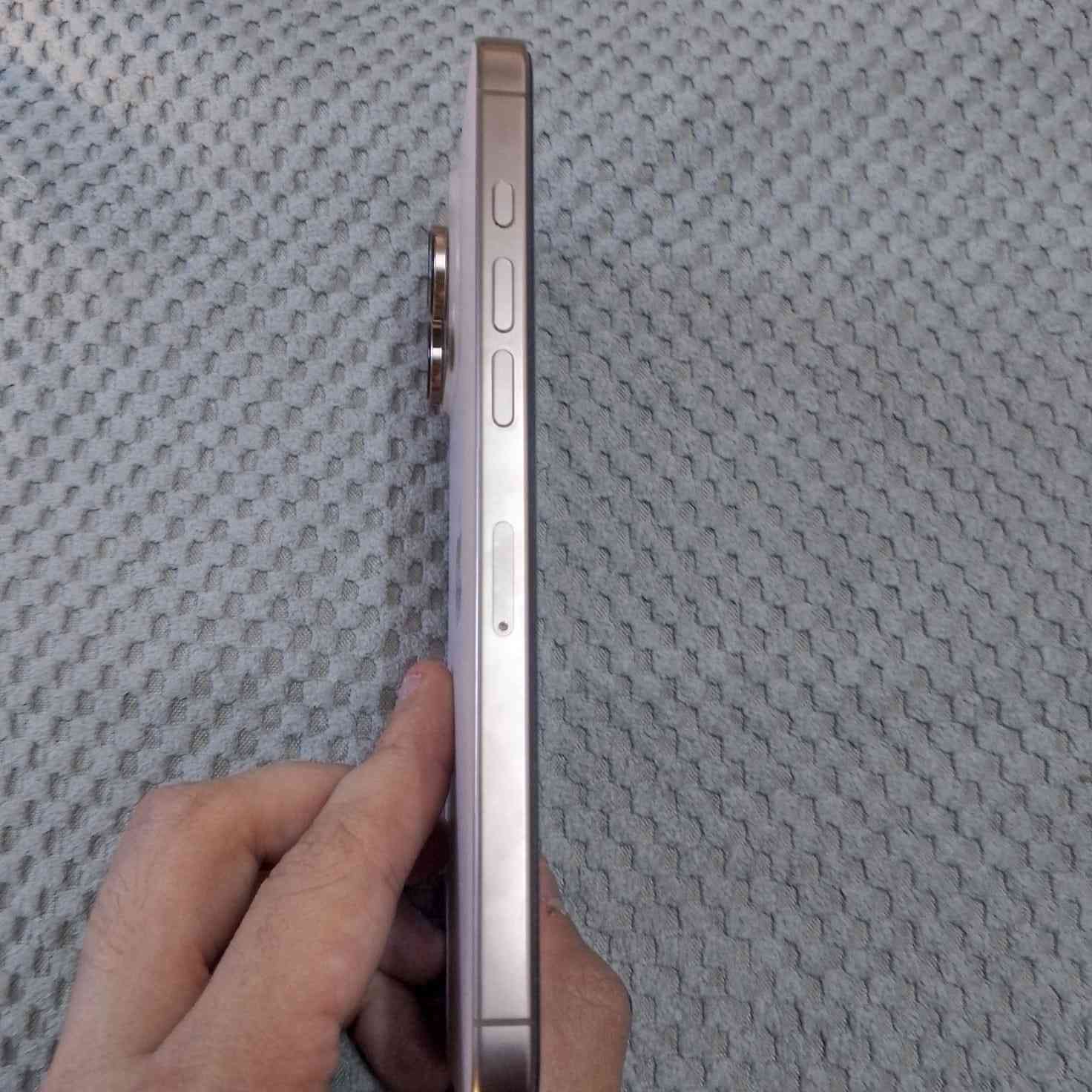 آيفون 16 برو ماكس بطاريه 97 ذاكره 256 جهاز مكفول من الشخط وين ميعجبك افحص سعر 1400 مكاني بغداد الطالبيه *********** واتساب
