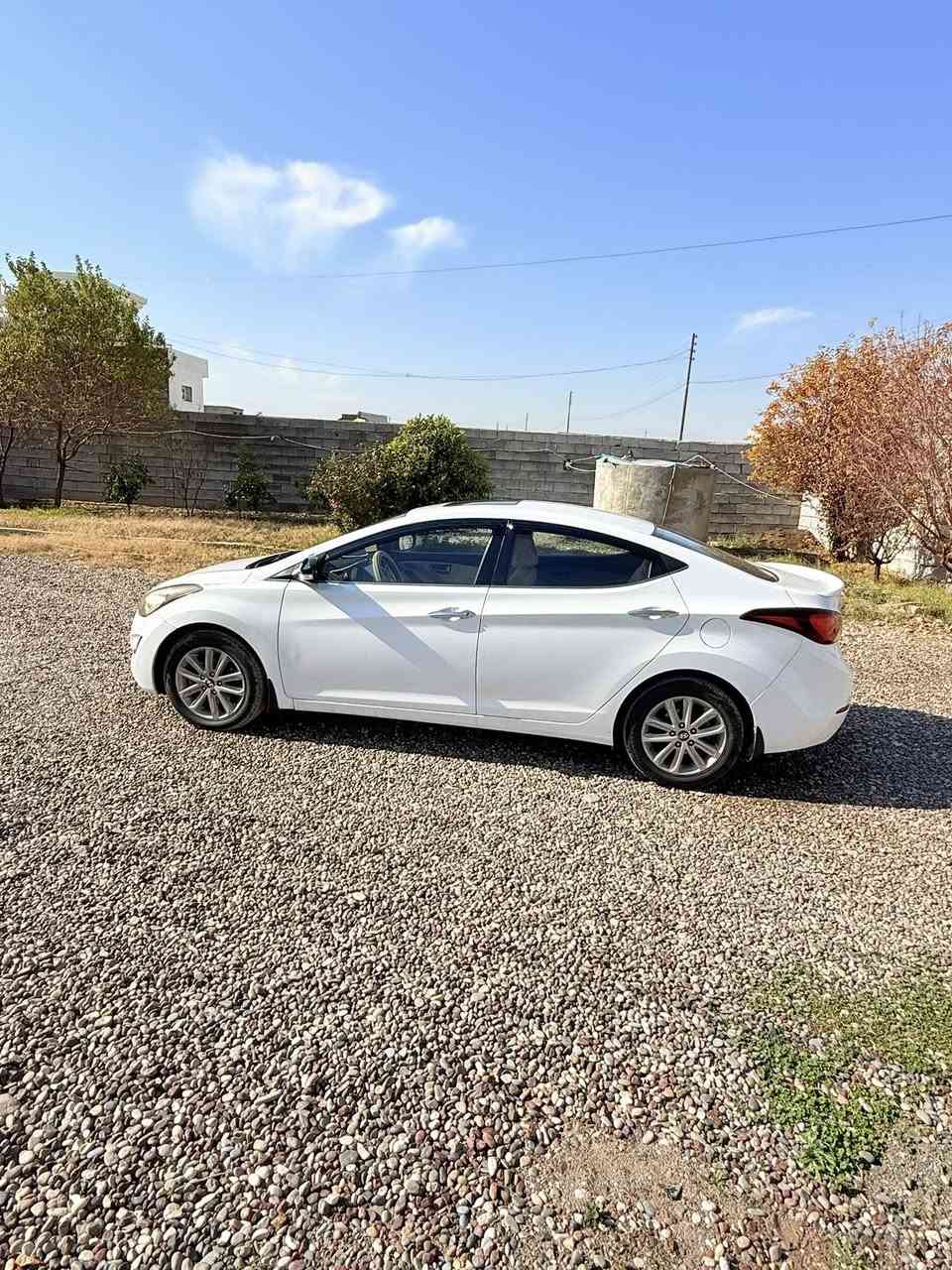 السلام عليكم..
النترا موديل 2014 خليجي 
فول مواصفات فتحة وبدون بصمة 
تبريد قطعتين 
محرك 1800
بيها جاملغ امامي جهة السايق مبدل بلادي شركة 
محرك مفتوح ومعمر جديد 
رقم اربيل سنوية وهزة جديدة 
تحويل او وكالة 

السعر 123 وبيها مجال 
للاستفسار 
***********
