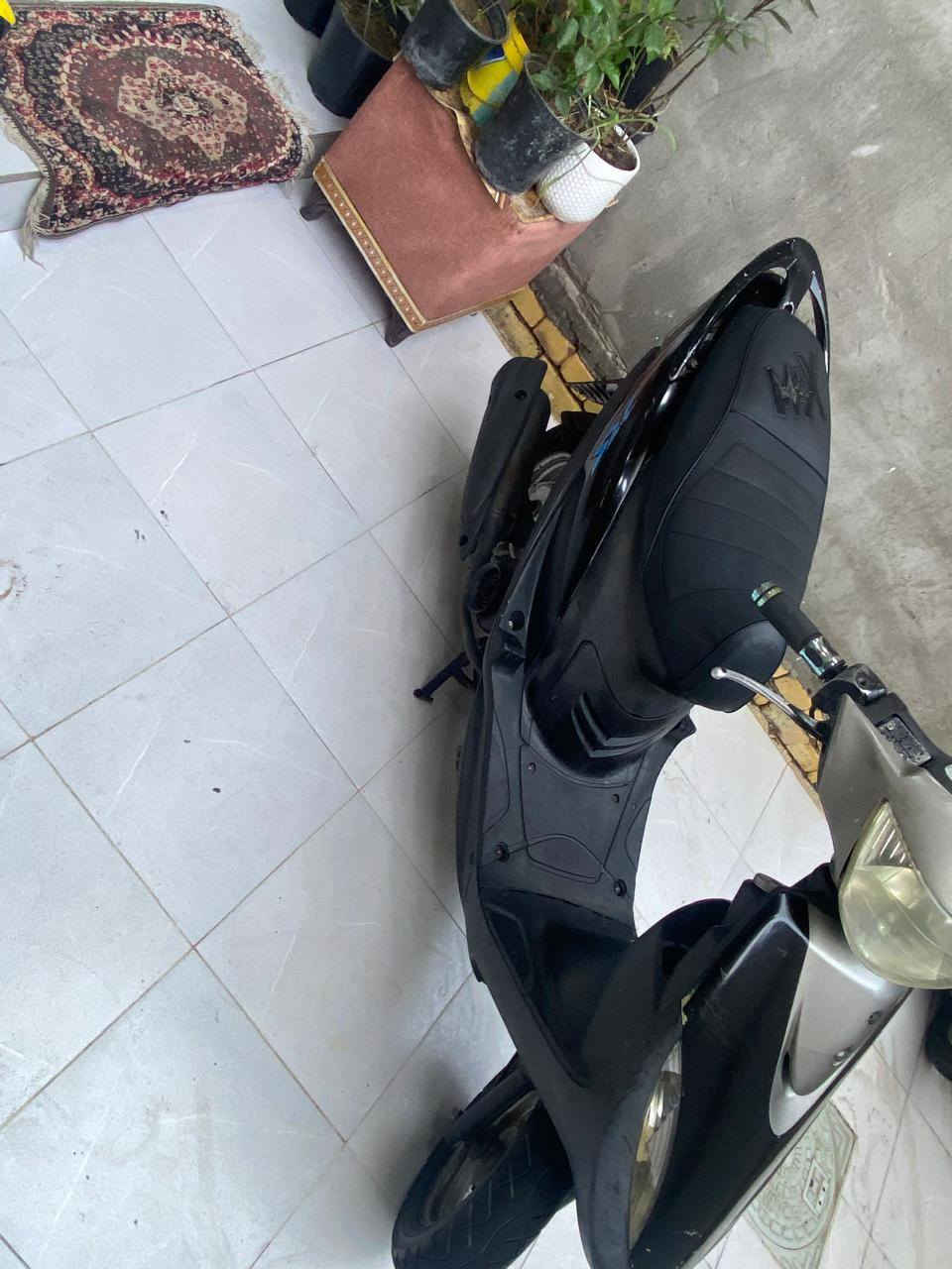سلام عليكم دراجه ماكس عدله للبيع دراجه كلشي شغال بيها ما ناقصه شي كفرات ختم واحد مكينه بلاد ناعمه ما مفتوحه السعر 850 وبيها مجال رقم الهاتف***********
