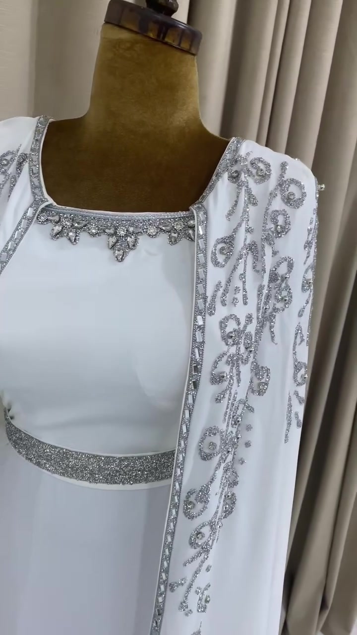 مرحبا بنات
عندي فستان عقد قياس 42
اشتريته ومالبسته ولامره
يعني جديددد 
اخذته ب٧٠ الف
أبيعه ب ٥٠ والسعر قفل


**إذا كنت صاحب هذا الإعلان وتريد حذفه لأي سبب، رجاءا أرسل رسالة إلى الدعم الفني**