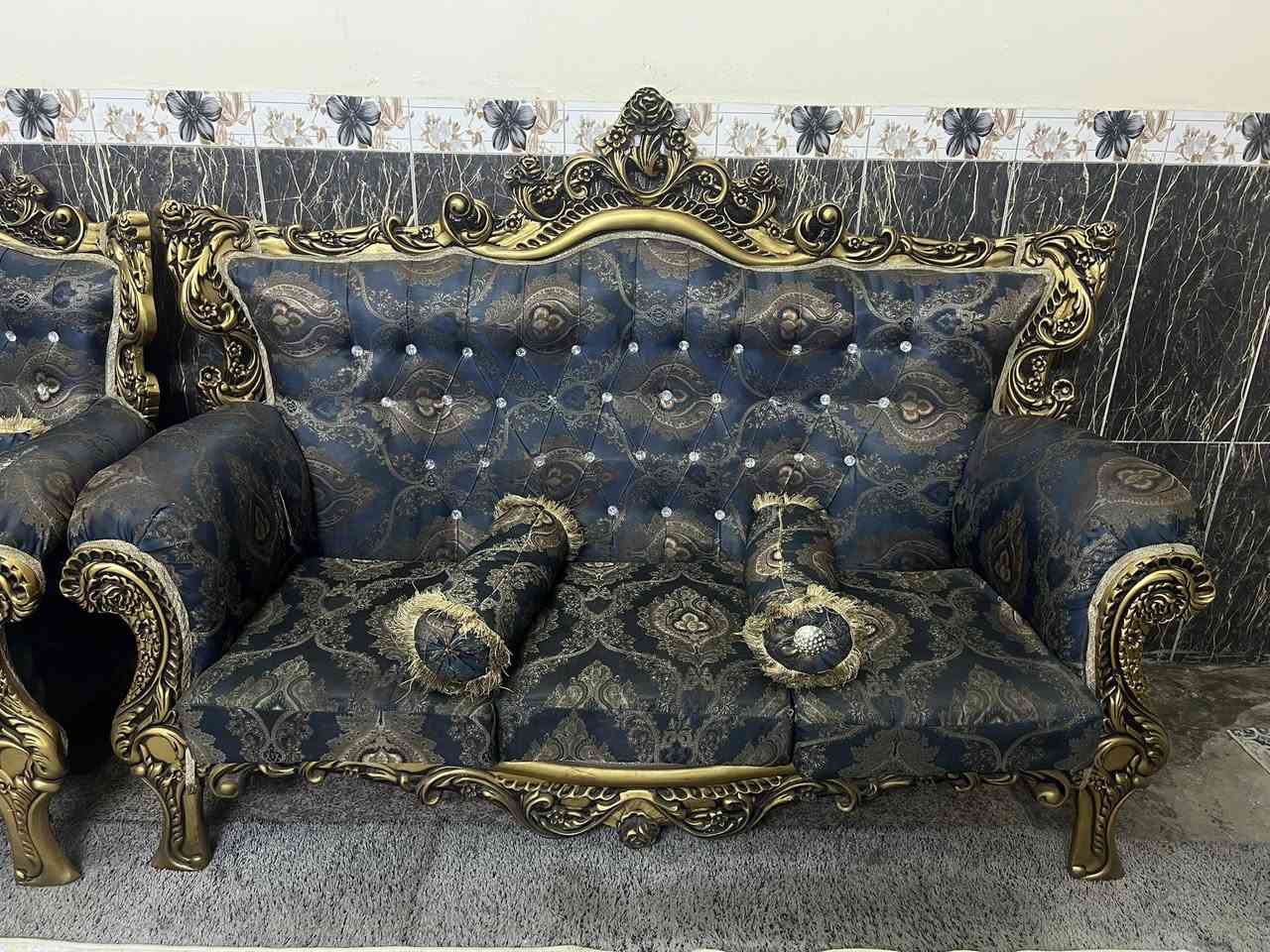 السلام عليكم تخم ملكي للبيع  عشر مقاعد السعر ٧٥٠  بغداد الشعب ***********
