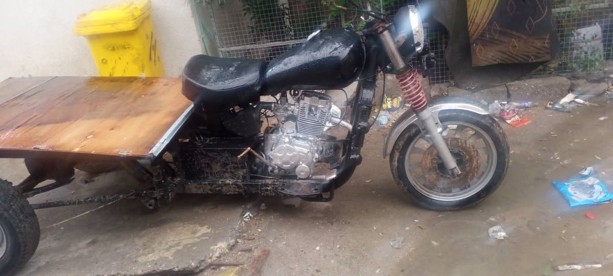 ستوته ليفان بدون بدي للبيع شاصي مكفولمكينه خيط تبخير 
شغاله كهربائيات شغاله للببيع او مراوس السعر (600)( ( ***********)
