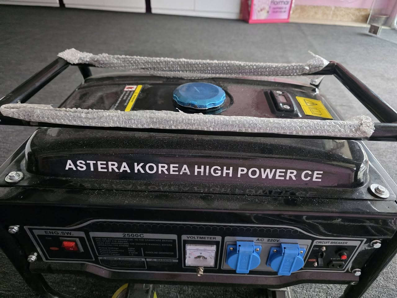 مولد للبيع
10 امبير 
جديد مستخدم فقط اسبوع  واحد 
للجادين فقط 
***********
