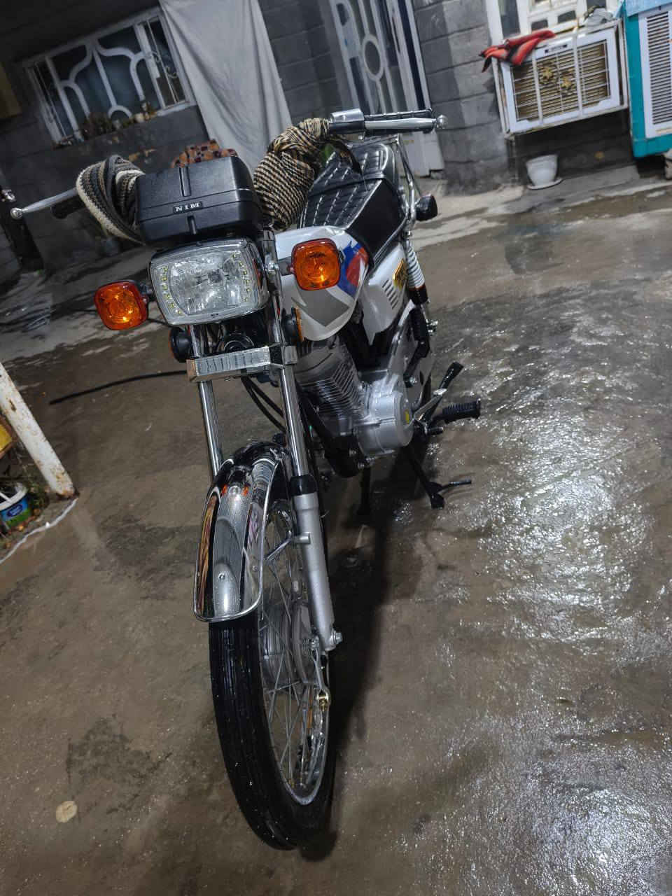 للبيع دراجع نامه موديل 26 صاله اسبوعين طالعه من الوكيل  
مكانه  قرب العلويه شريفه بنت الحسن  سعر 775 وبيه مجال قليل 
 اتصل ***********
