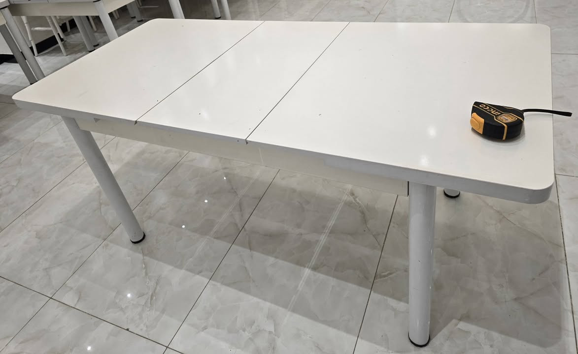 للبيع ميز طعام درجة اولى عرض ٨٠ سم و طول ١٣٠ قابل للطي يصل الى ١٧٠ سم
السعر ١٠٠ الف وبي مجال بالسعر العدد ١٢ ميز


**إذا كنت صاحب هذا الإعلان وتريد حذفه لأي سبب، رجاءا أرسل رسالة إلى الدعم الفني**