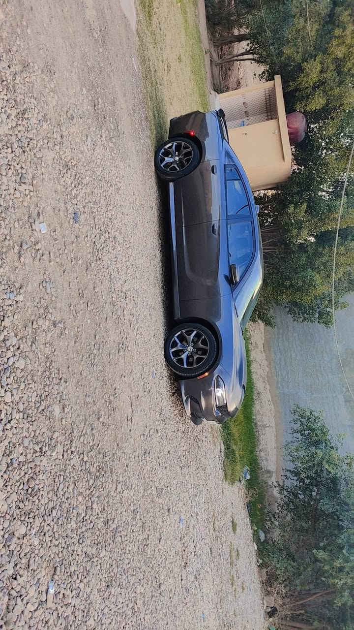 مراوس ب RT
ماعندي صور جديده الها
حالياً بيها وياله ويلد
السياره 3.6 موديل 15 
مراوس ب RT
ماشيه 188 الف كم
رقم بغداد بأسمي

***********
