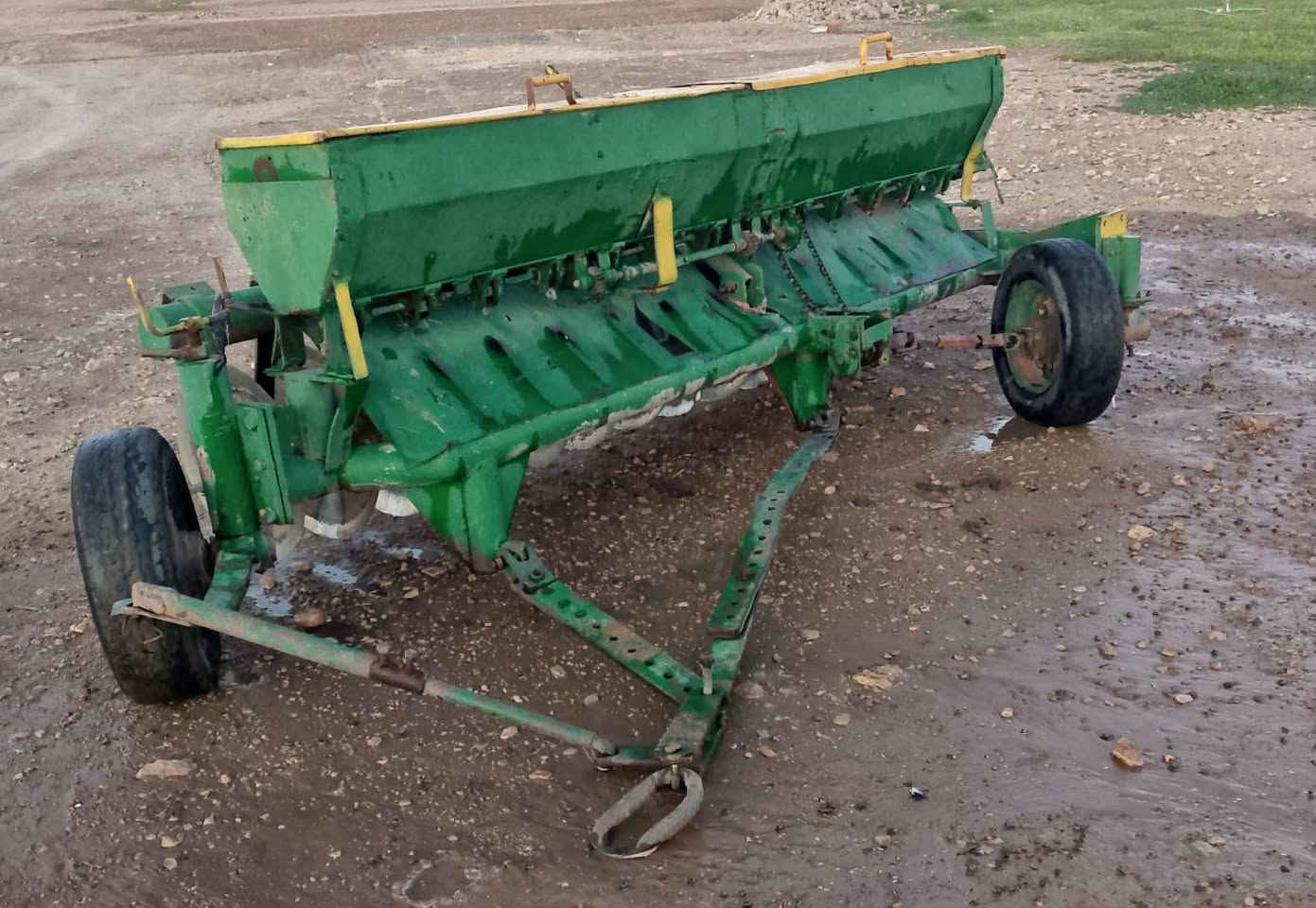 سلام عليكم دسك لبيع 12 توصل علا رقم ***********
