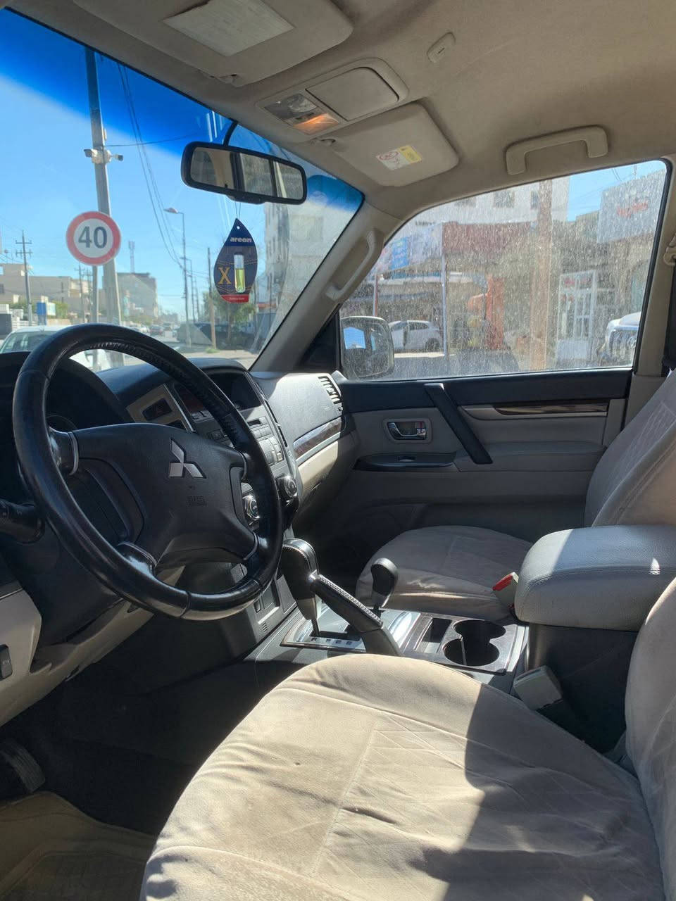 باجێڕۆ 2015 
کلین بدون صبغ
دەبل ئەکسل 
محرك/ V6 _3000 کپس 
رقم جدید و سنویە منتهیە
ڕەقەم نوێیە سەنەوی کۆنە 

تحویل و الغرامات نفس الیوم

ڕۆیشتن/ ماشیە  /  100 کم 
سعر / 159  ورقە
مکان /  اربیل
*********** واتساب
*********** واتساب أربيل, العراق
