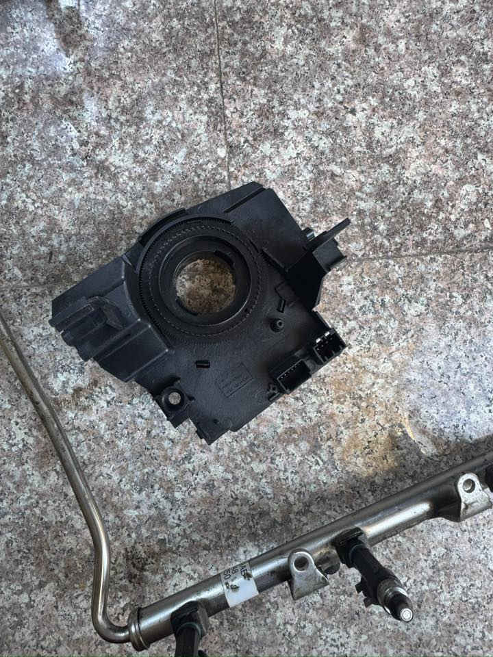 السلام  عليكم  عندي  غراض  جيب  للبيع
مسطرة  نوزلات  
  وشريط  استيرن 
اي استفسار هذا رقمي ***********
