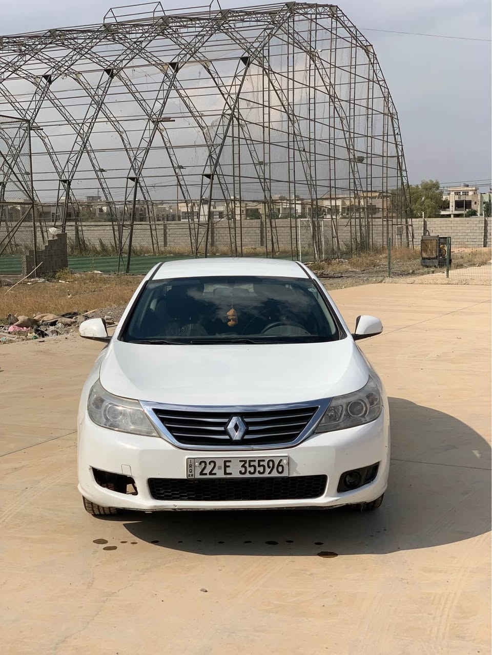 ڕینۆ سافران ٢٠١٢ 
دوو پارچە بۆیاخی هەیە بێ داخلی گێڕو مەکینەی بە شەرت
سعری ٦٨ وەرەقەو کەمەک مەجال

*********** أربيل, العراق
