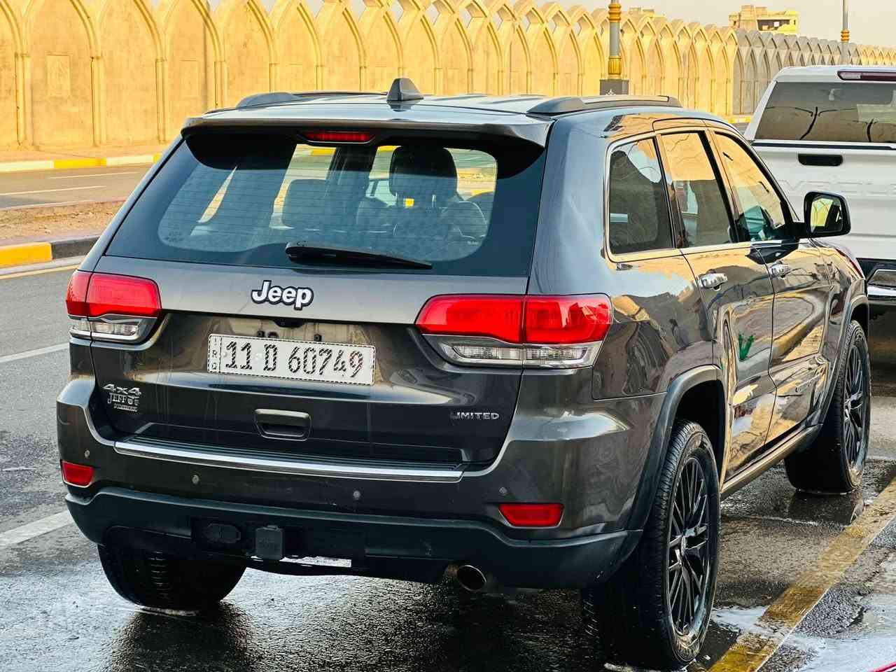 جيب شيروكي موديل 2018  ماشيه 112 حادثها بنيد فقط بدون اي دواخل (السعر 187) قابل للتفاوض 
للأستفسار***********

صور الحادث والسونار مرفقة بالمنشور فول مواصفات ماعدا البنوراما بصمة تشغيل وبصمة ابواب كشنات جلد كهرباء شاشه كبيره حساسات خلفيه 
جنطة كهرباء شفط  فور ويل4X4 محرك 6 سلندر منافذ فولتية ومنافذ شحن ثلاث وضعيات قيادة تحكم ستيرن أشاير بالمري ويل كب كروم داخل صاج نقاط عمياء السيارة ماشية 112 فقط كلش جديدة وجاهزة من كلشي مكينه وكير وحداديه وتبريد مكفولات مكان السيارة كربلاء المقدسة
