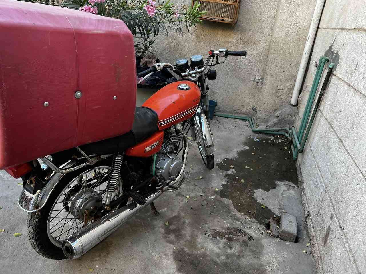 دراجة اوراق اصولي موديل 2020  اوراقهه كاملة يرادلهه شوي ترتيبات رقم الهاتف *********** السعر خاص لحد يلح
