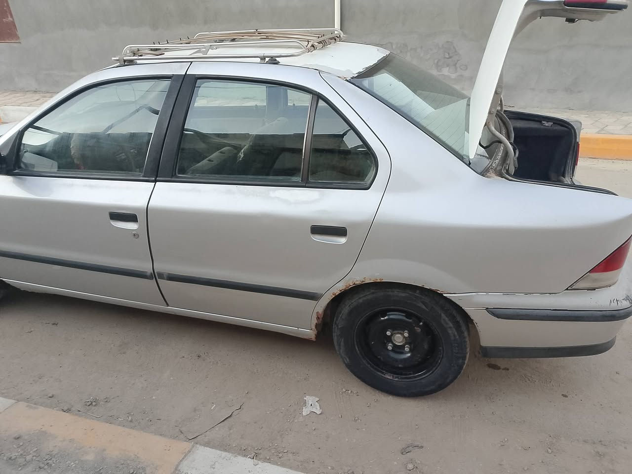 سلام عليكم سمندللبييع 2009 لون رصاصي مكينه وكير خير من الله رقم قادسيه راعيه يريد مداور المكان القادسيه السعر33
وبيها مجال  رقم الهاتف+***********
