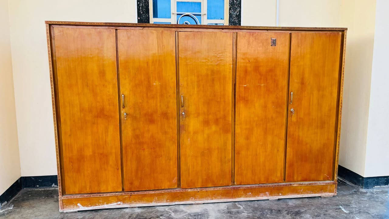 السلام عليكم يوجد كنتور للبيع خمس بوب طابق واحد السعر 225 وبي مجال الستفسار على هاذ الرقم ***********
