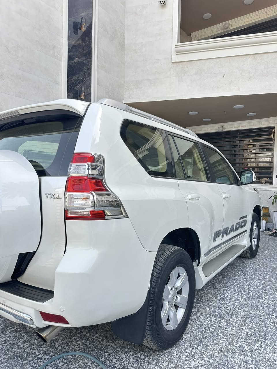 للبيع برادو 2014 4 سلندر مكفوله بدون صبغ كشنات كهرباء سبير خلفي لايتات كهرباء رقم بغداد هزه جديده ورقم جديد تحويل ثاني يوم ماشيه 72 الف السعر 263 وبيها مجال بسيط مكاني بغداد تقاطع درويش السيديه الرقم ***********
