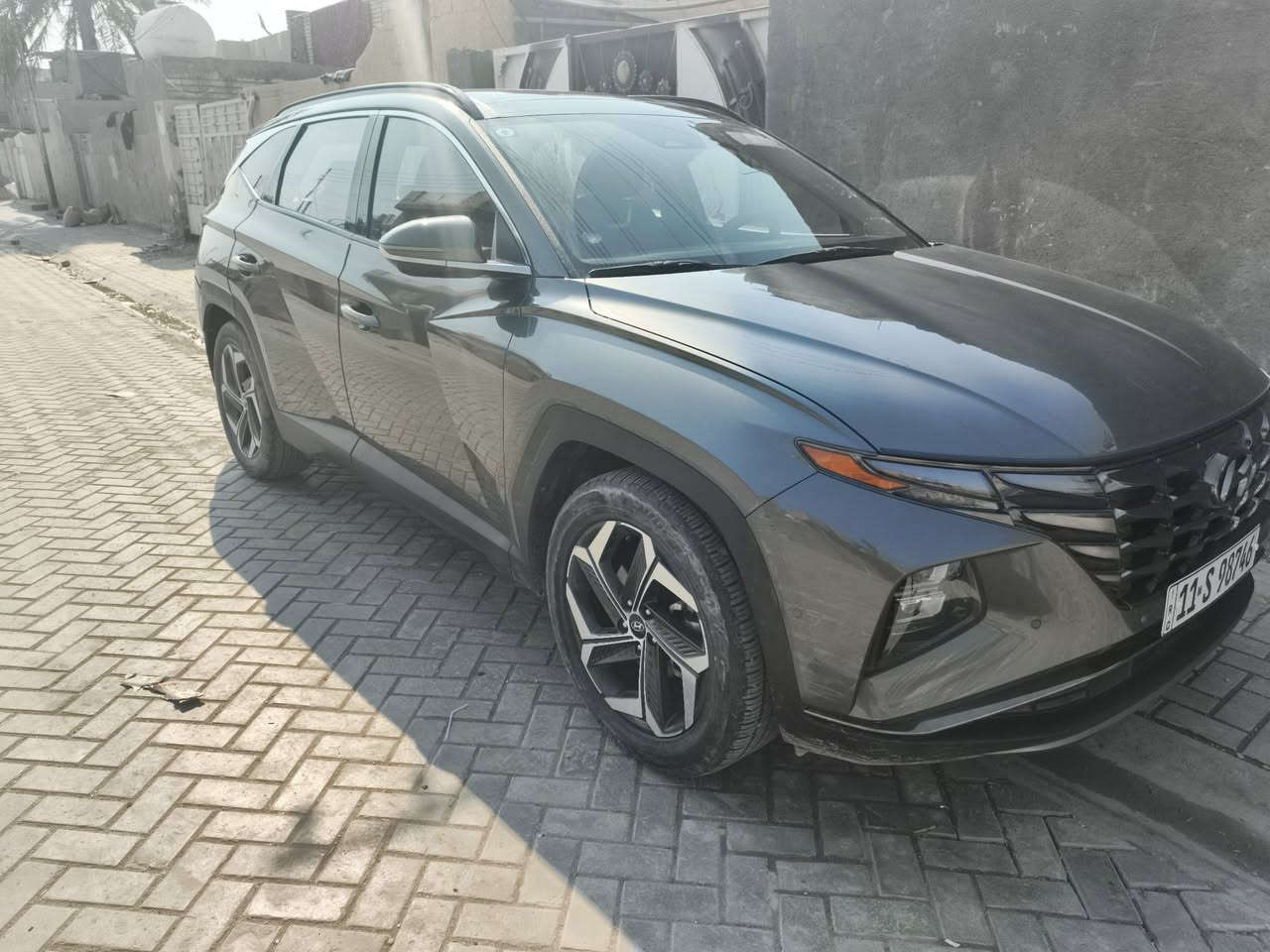 توسان 2022 ليمتد 
حادثها خلفي بدون ايرباگ
رقم بغداد بأسمي
فول مواصفات 
بصمة تشغيل عن بعد 
تقديم و ترجيع بل بصمه 
بانوراما
كامرة اماميه خلفيه 
كشنات تدفئه تبريد 
وبعد هواي مواصفات بيها 
فئة ال VIP 
عنواني بغداد 
للاستفسار اتصل عل رقم 
***********
