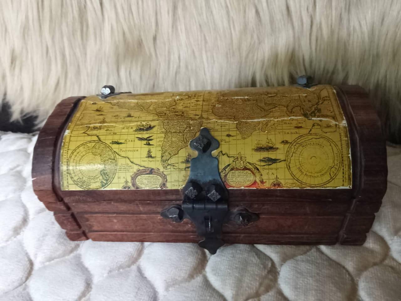 صندوق خشب قديم صنع اسباني قياس ٢٠ سم سعره ٢٠ ألف للحجز خاص


**إذا كنت صاحب هذا الإعلان وتريد حذفه لأي سبب، رجاءا أرسل رسالة إلى الدعم الفني**