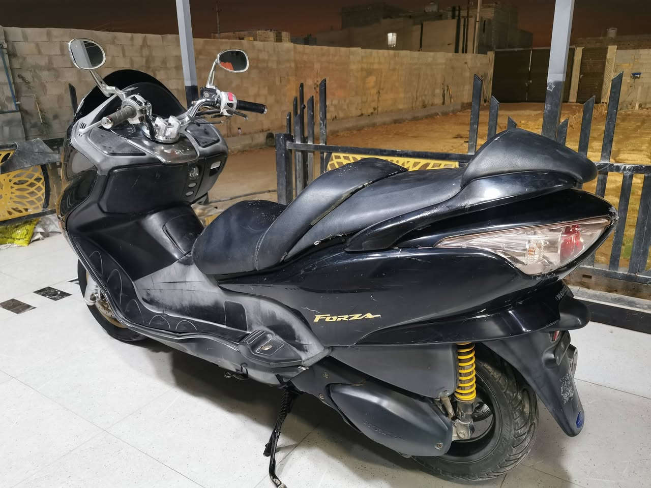 سلام عليكم متاح فورزه صفر9 للبيع دراجه حلوه مكينه مامفتوحه مكاني ميسان سعراتخلي خاص او تصل ع رقم ***********
