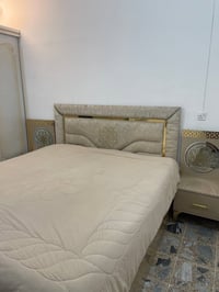 للبيع • غرفه اخشاب • ميز تواليت
