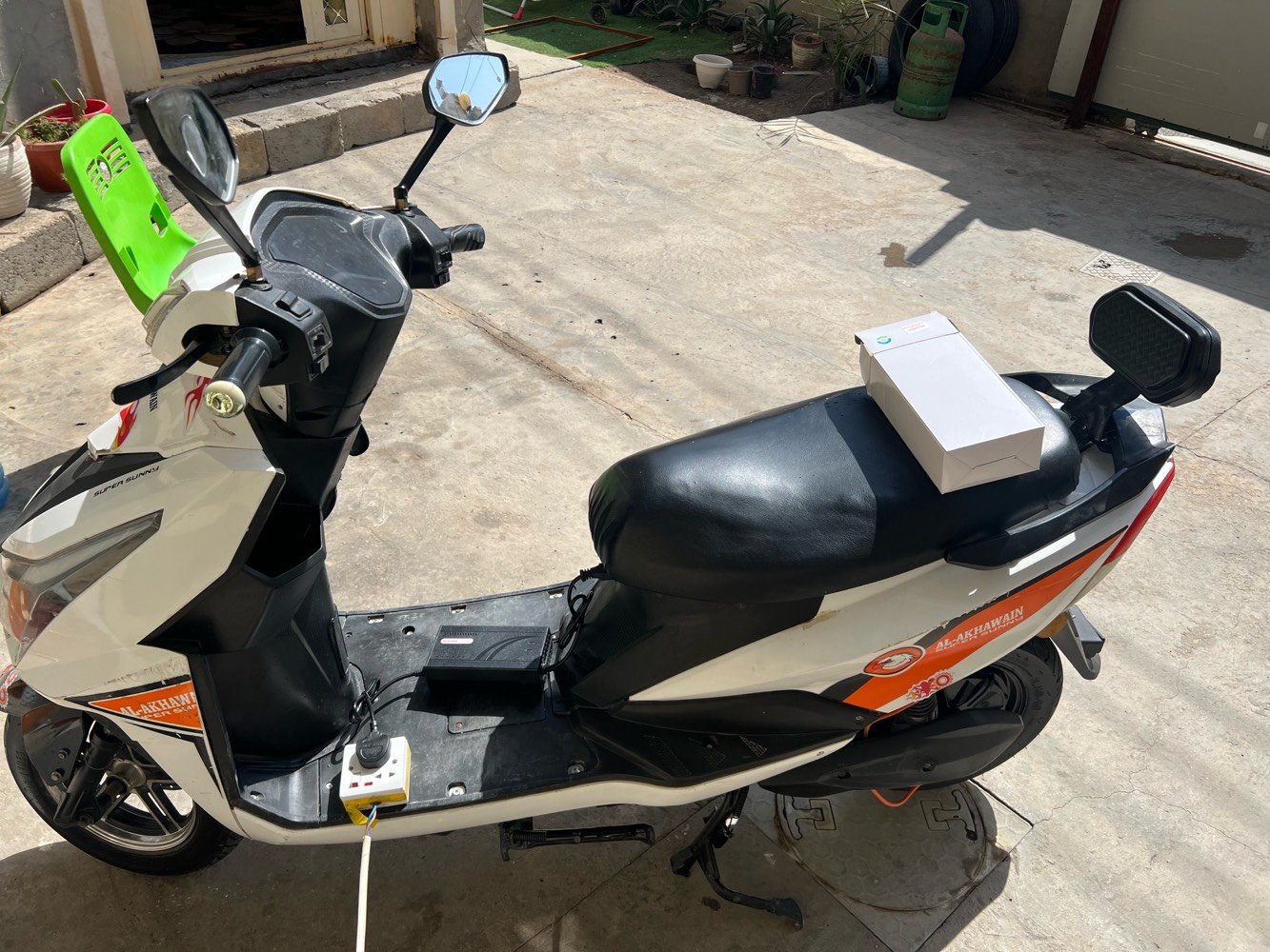 للبيع. ماطور شحن الاخوين بطارياته جدد السعر 450 وبي مجال للشراي متواجد خاص وعلى الواتس ***********
مكان دراجه التأميم حكم محلي قرب اسواق طائي