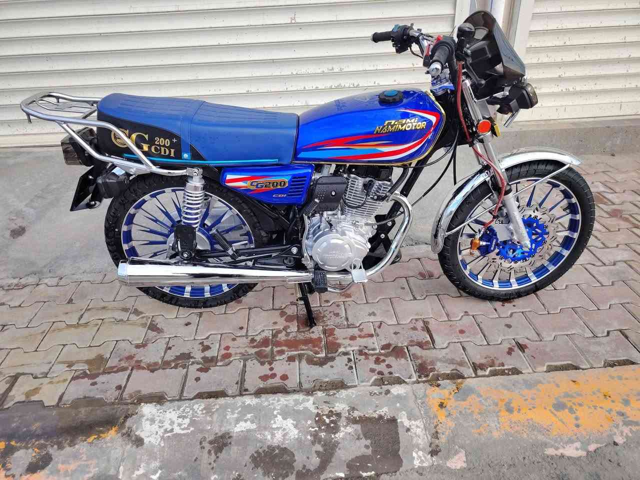 سلام عليكم دراجة لبيع موديل 25 نامي برو محسن مكينه ٢٠٠ ماشيه ٣٠٠ مستخدم اربعه ايام وبعده على سحك سعر ٨٠٠ وبيه مجال *********** مكاني جلولاء
