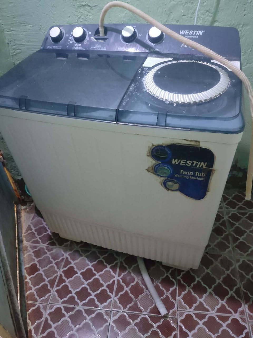 السلام عليكم غساله للبيع
السعر 150 الف وبيه مجال 
***********
