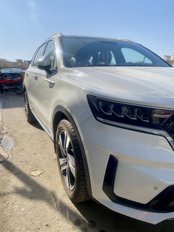 السلام عليكم
سورنتو للبيع موديل 2021 خليجي رقم بغداد بأسمي  استيراد خاص شركة فحص باشا

 فول 1/1 بيها مكانات بارد بسيطة 

الــمــواصفات 

دفع رباعي 

بصمه تشغيل 

بصمه بيبان 

تشغيل عن بعد 

جنطه كهرباء 

گير ماوس

بنوراما /   

/ 5 كاميرات / كشنات تدفئه تبريد / سايد بريك بصمه / كير ماوس / شفتات استيرن / كشنات كهربائيه اماميه وخلفيه / جي بي اس / محرك 6 سلندر / 4 عدسات / اربع انضمه قياده / سبورت / ايكو / سمارت / نضام مانع انزلاق / نضام نزول منحدرات / كير 8 نمر / وباقي المواصفات معروفه السياره فول 1/1 

مكان السياره  ميسان 

رقم الهاتف ***********

السعر 280 / وبيها مجال حك الجيه
