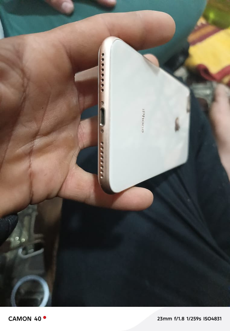 ايفون ٨بلص للبيع الذهبي
نضافه ١٠٠٪؜يعني فوول 

جهاز كلو شركه نورمان 

ذكره ٦٤

بطاريه ١٠٠٪؜مستبدله على ايدي 

مشحون ٢٢مره يعني بعدها لوك 

شرط انطيك قطاره بل شحن 

٦٠فريم بوبجي 

الجهاز لكو شغال وشرط اي عطل يرجع 

كامره دمعه الثمنيه غني عن التعريف بل تصوير

الجهاز مال بيت 

السعر بلاش ١٤٥وبي مجال 

مكاني موصل الايمن دورت الرساله 

الخاص مفتوح او الرقم ***********

بي وتساب.
