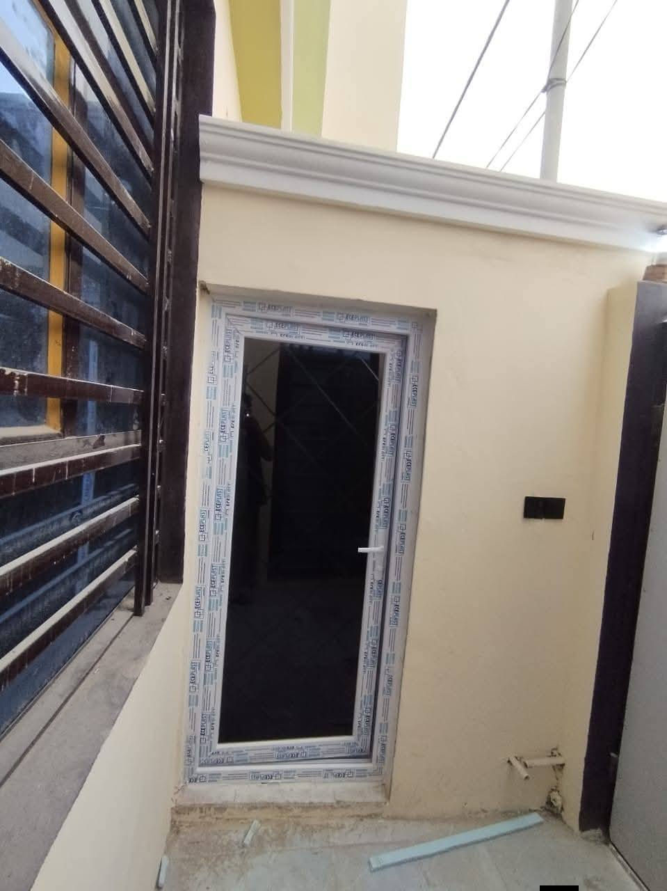 مكتب التساهل للعقار بيت للبيع
عنوان البيت مقابل ملحق قرية الغدير‏‪0780 037 4167‬‏☎️
تفاصيل البيت 👇👇المساحه 120متر 
#ال. العنوان نجف 
سعره 45وبيه مجال 
#غرف نوم عدد 2
#وصاله عدد 
#حمامات عدد 2 
 
#ملاحضة البيت بناء 2025
سند 25
#شارع عرض 10متر
ماء+كهرباء+كيبل ضوئي مقابيل +مولده+مدارس حكوميه واهليه ومول تسوق منزلي 

جميع الخدمات متوفره
للاتصال 
‏‪0780 037 4167‬‏واتساب
