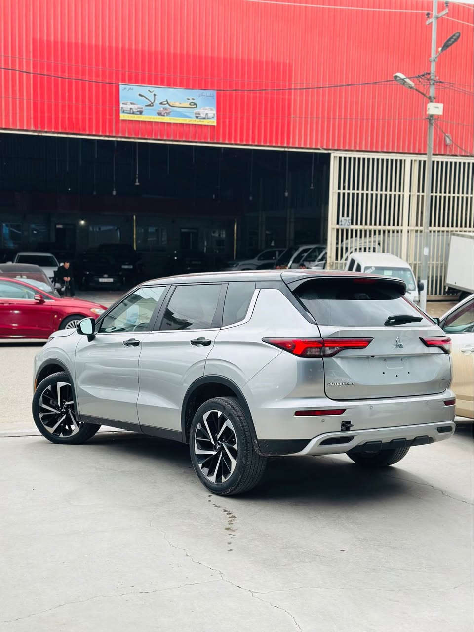 ميسيبوشي اوتلندر 2024 بيع عام صبغ بدون دواغل بدون ارباك مواصفات فول فول بس بدون فتحه سعر154 مكان سياره اربيل *********** أربيل, العراق
