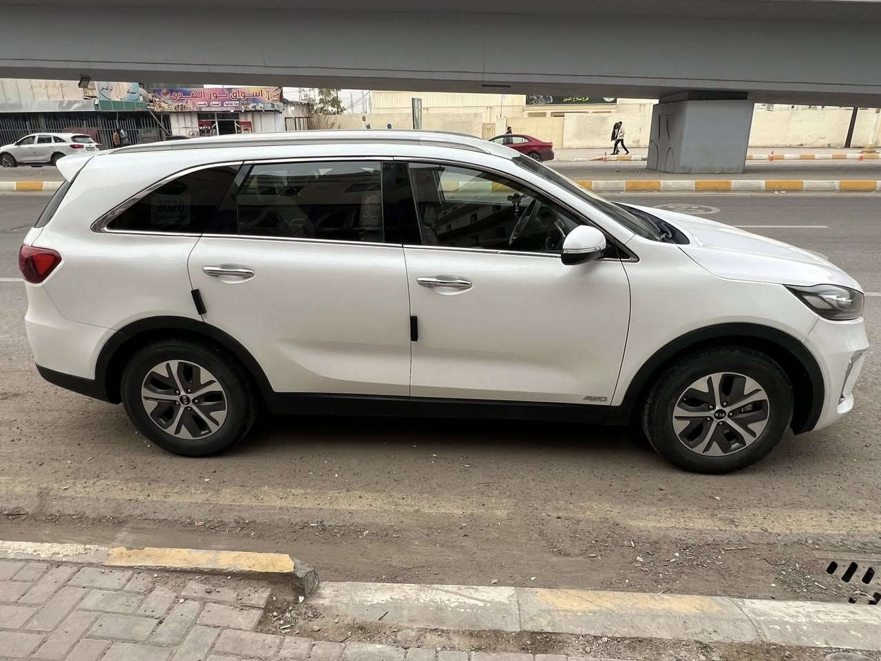 سورنتو وارد امريكي 2020 ماشية 78 الف ميل
محرك 6 سلندر 
7 راكب 
فور ويل
نقطة عمياء
مانع انزلاق
اربع انظمة قيادة 
سنوية باسمي لل27 
السيارة صبغ قمارة وصفحة اليمنى وبنيد سونار مرفق ابيعك صبغ عام بيع او مراوس سعر 160
***********
