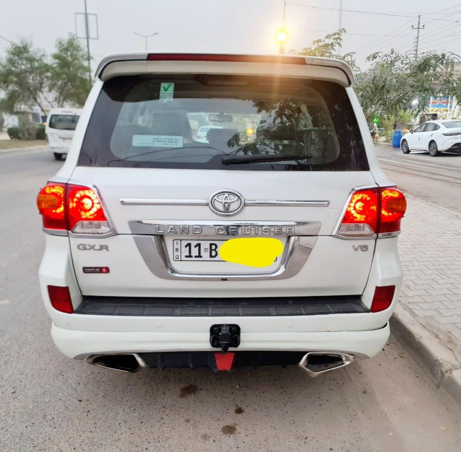 لاندكروز موديل 2008 كفالة واثر الشريط نصبغ بيها جاملغين امامي يعني بدون فتح فقط رش للجمالية صدر تخم تاير كله جديد والسيارة مال بيت وجناي مكاني بغداد العامرية ***********
