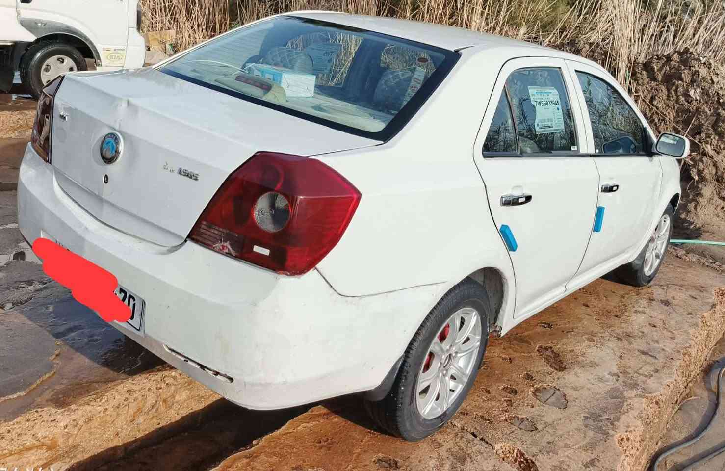 جيلي ام كي للبيع موديل ٢٠١٣ مكفولة رقم بغداد انكليزي/ سنوية ٢٠٣٠/كفالة عامة/محرك كير/ تخم تاير/
 سنتر لوك .باتري جديد .تبريد ثلج 
دوشمه جلد جاهزة من كلشي 
السعر ٤٢وبيها مجال للشراي اتصل وبيك خير ودلل***********
