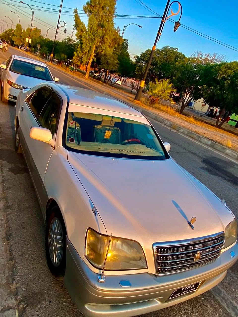 سلاو ريز مةليكة موس موس  فول موسةفات مةكينة گةورة جوار دووگمة سةلاجة مةركةزي سوكان كارةبا شاشة پةردة جوار كوشن كارةبا دوا كريستال كؤدي هةية سةيارةكة زؤر جوانة  شوين كفري گؤرينةوةش دةكةم :***********
