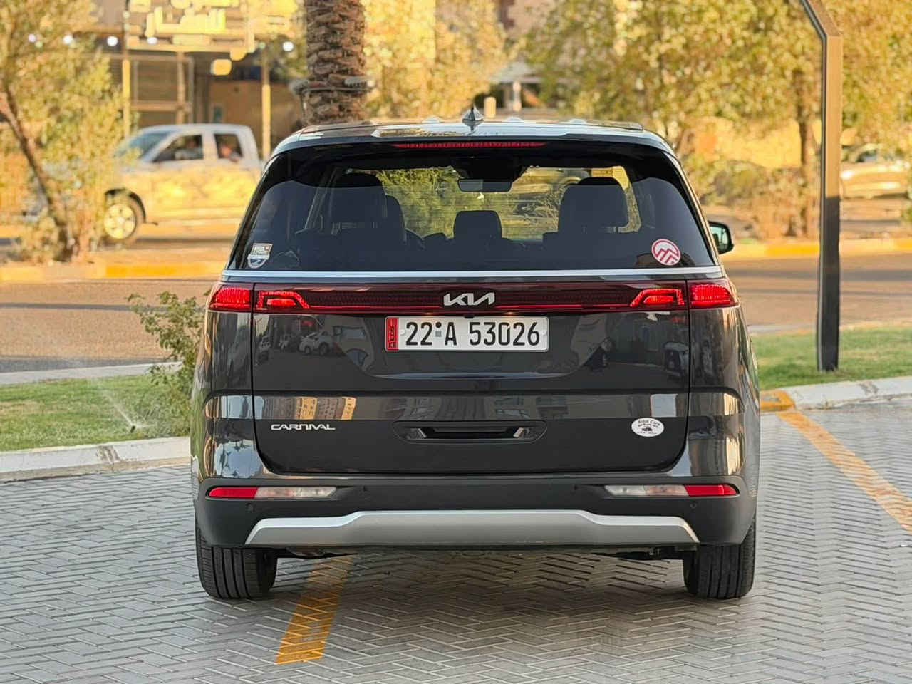 Kia Carnival Lx 2024 Gray 3.5L
للبيع 

كيا كرنفال وارد امريكي موديل 2024

حادثه جاملغ حافه الباب بجم كبس بلادي 

شواصي لغود مكفولة بدون ايرباك جميع الايرباكات سليمة

سعر 245 ورقة 

***********

بصمة تشغيل وابواب بصمة وتشغيل عن بعد 

حجم محرك 3500

شاشة وكامرة دواره

رادار نقطة عمياء تحديد مسار توقف ذاتي 

كشن كهرباء كشنات جلد 7 راكب

ابواب خلفية كهربائية 

هاند بريك بصمة 

لايت زينون عالي ناصي

اشاير بالمري 

ثلاث قطع تبريد تحكم مركزي 

رقم اربيل اجرة دخول جديد وترقيم جديد 

مكان السيارة بغداد الكرخ قرب شارع مطار بغداد الدولي. ***********
