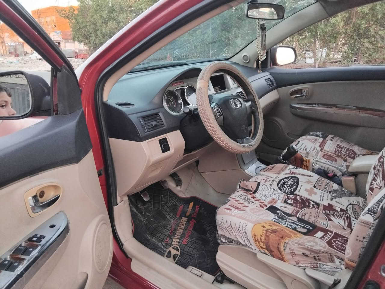 فولكس للبيع السعر ٤٥ ورقة بيها مجال بسيط حق الجية محورة كير ومحرك كورلا كير عادي سيارة جاهزة من كلشي نقص فقط تبريد 
مكلف بالنشر رقم صاحب السيارة ***********
