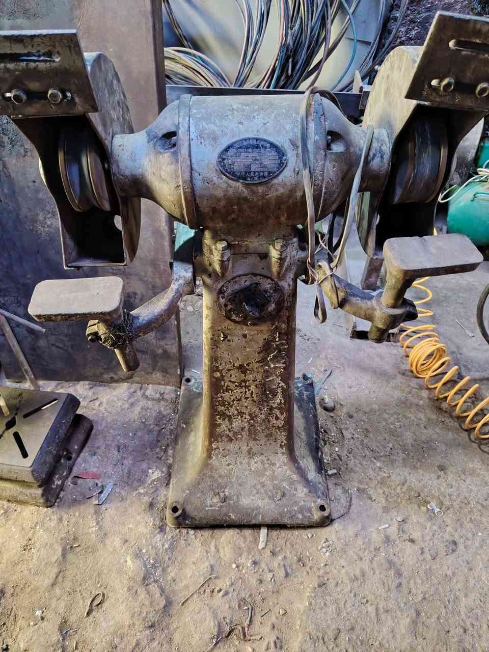 السلام عليكم
ماكنة لحام ايدون اثري فيز ٤٠٠ أنبير السعر ١٧٥ ألف
ماكنة لحام لورينزو جديد ملف نحاس السعر ٨٠ ألف 
كوسرة ثابتة مؤسسة ابلادي اثري فيز أكبر حجم السعر ٢٧٥ ألف
كتر جديد مشتغل ع كد الفحص السعر ٨٠ ألف 
بنج بليت السعر ٥٠ ألف 
واذا شلع بيهن مجال مكاني بغداد شارع الكفاح 
***********
