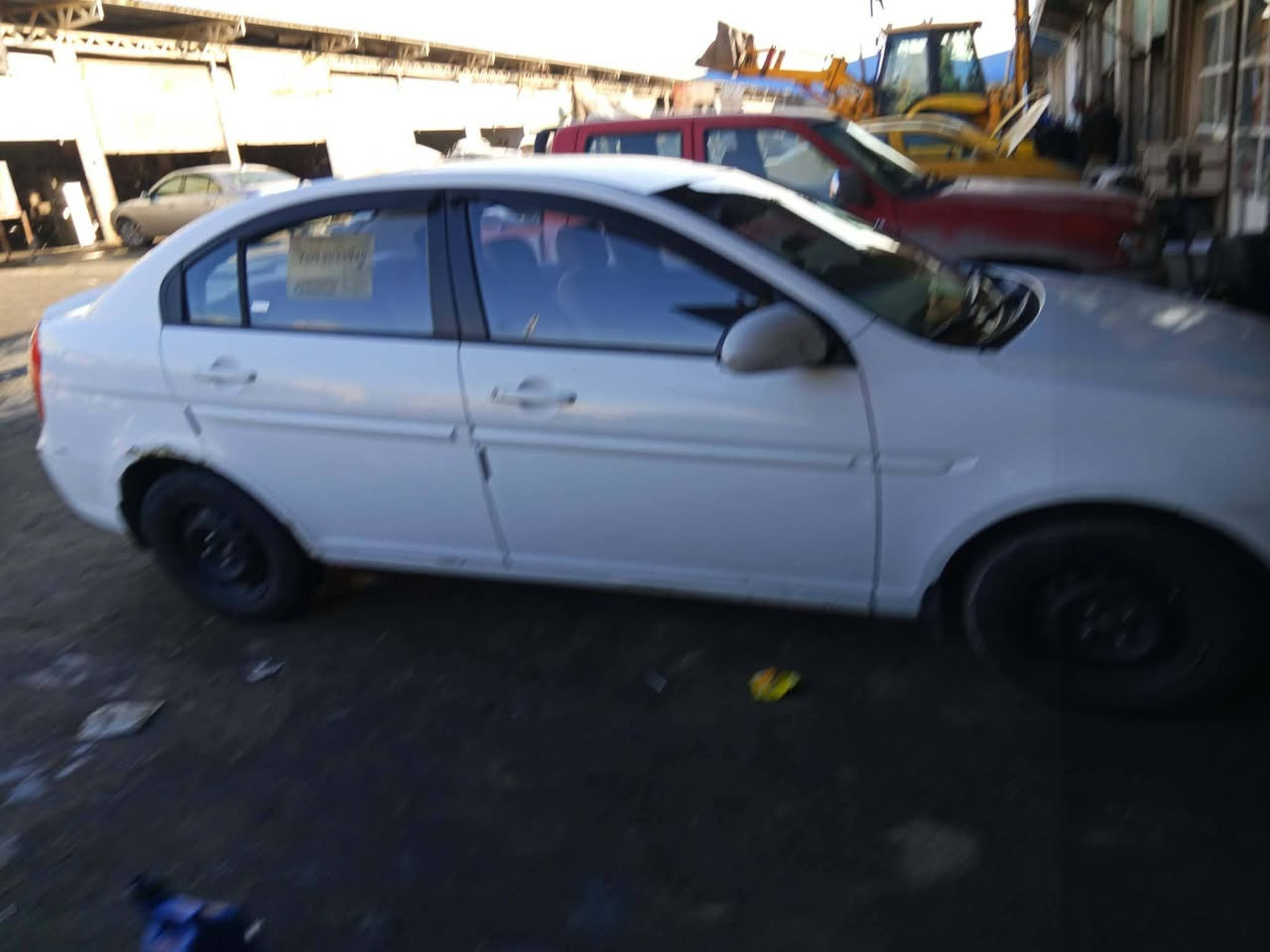 سلام عليكم اكسنت دبدوب ٢٠٠٨ ابيض للبيع السيارة فول عادي اربعه دسك جامات كهرباء رقم أربيل انكليزي السنوية الئ ٢٠٢٩ بيها تكمه جهة النفر الاتصال على الرقم ***********
