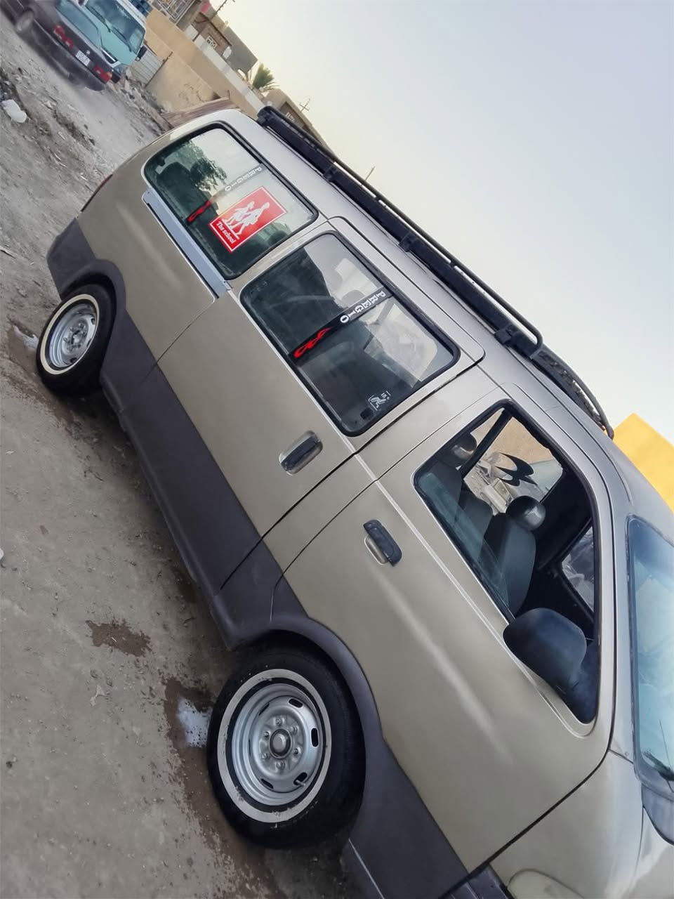 السلام عليكم
بريجو مديل 97 
كير مكينه اكسن جدد 
دوشمه جديده كهربائيات كله شغاله 
السياره جاهزه كبل للشارع  مداور ثانيوم 

السعر 43 وبيه مجال 
مكان السياره حله شارع 80 
***********
