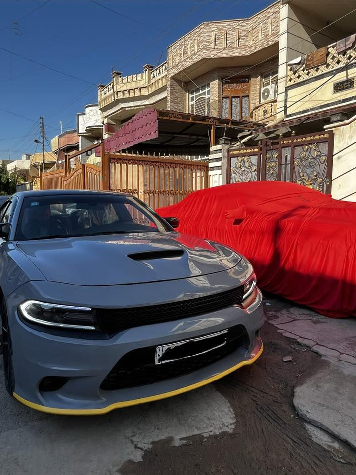 سلام عليكم من رخصه الادمن  (كلشي كتبت بالمنشور )
للمراوس 

جارجر SRT سكات باك 

مكينه 6.4 

السياره كير مكينه صدر كله جديد 

السياره جاهزه من كل النواحي 

حادثها جاملغات خلفيه فقط بدون اي شي 

يعني حوض مكفول 

بس جاملغات خلفيه (يعني حوضها مابي شي حادثها صاير من فوك)

مبدلين جاملغات خلفيه بس جاملغات بدون اي دواخل 

مغيرين لونها من فيلي غامق الى اسمنتي 

السياره مال جناي 

جك انجن ما مشتغل بيها اي كبوب ما مشتغل بيها 

جاهزه جدآ 

السياره مصروف عليها فوك ال 30 ورقه 

السياره حته اكزوزها بلادي ما ملعوب بيها ابد

ماشيه 81 الف كيلو متر بس 

والسياره مداريها زيت يورول و بانزين محسن 

السعر 165 

(مراوس فقط ) 

***********
