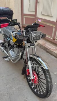 دراجة سيفان 2026 مابيها اي نقص مكينه 200 اتصال 07700338600 وتساب موجود